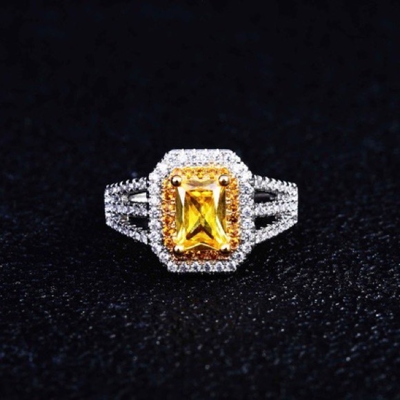 Gorgeous Yellow Rhinestone Square Adjustable Ring - Picture 4 of 5